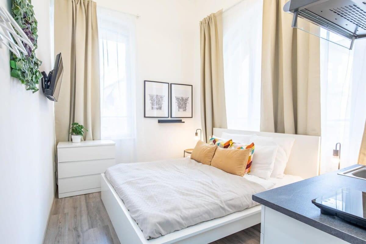 Extra Central Mini Studio - Lively Neighborhood Budapest Exterior foto